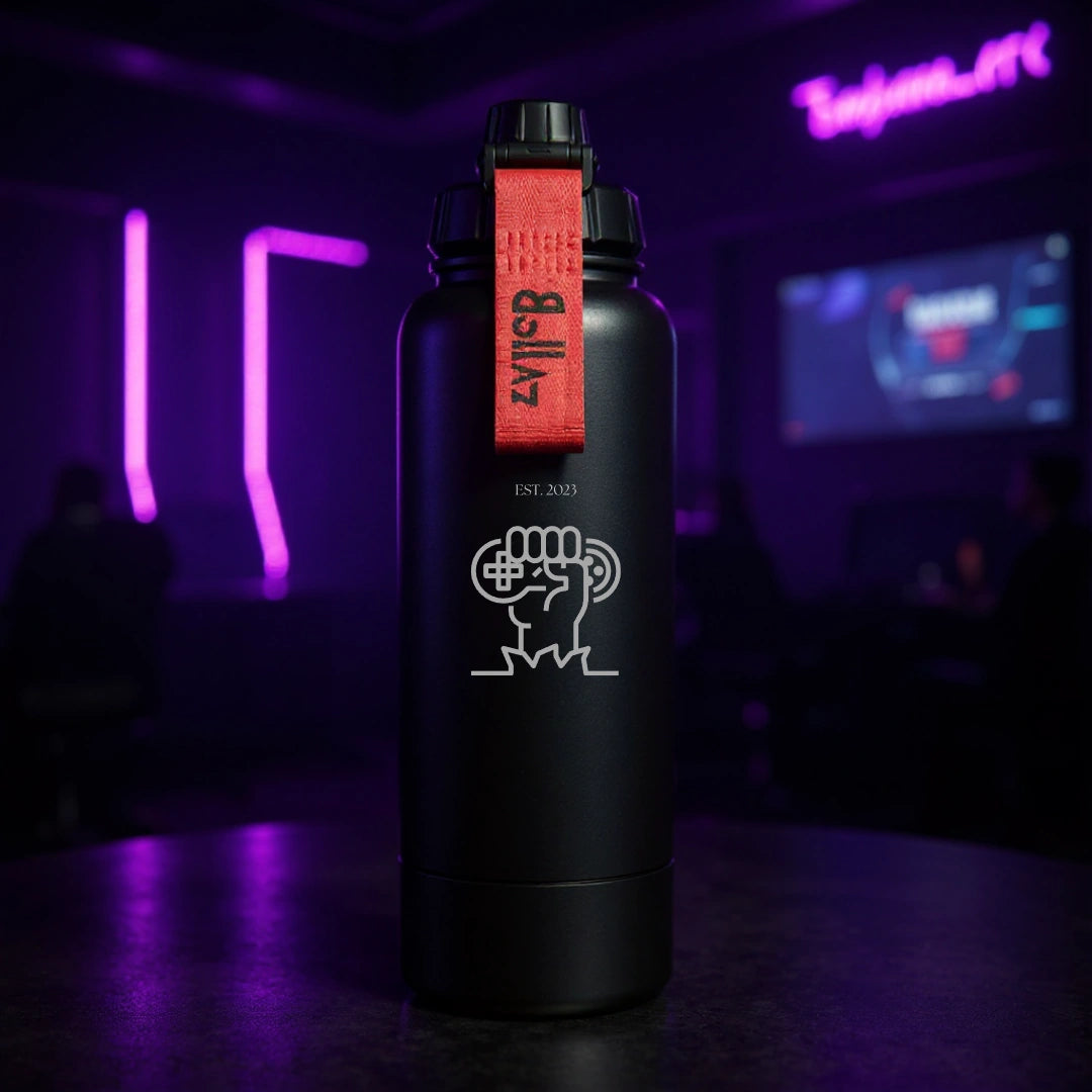 Bollaz Gaming Edelstahlflasche 1200 ml mit Gravur „Fist“ – Quickslot, doppelwandig isoliert, 48 h kalt, 24 h warm, auslaufsicher und mit starkem Power-Gaming-Design.